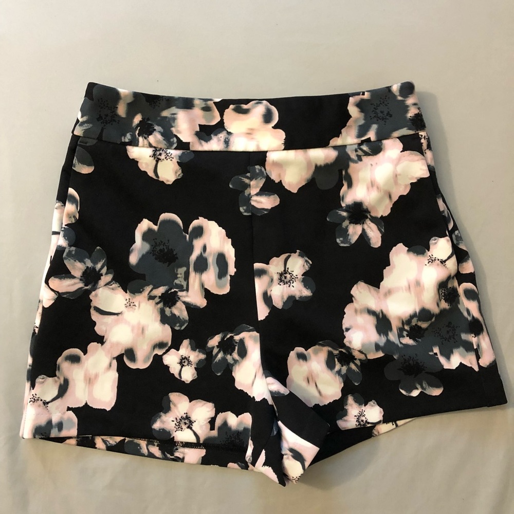 🌸Express Floral Shorts